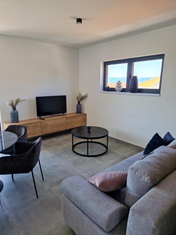 Apartments Terra Sun With Private Pool Or Jacuzzi Нивице Екстериор снимка