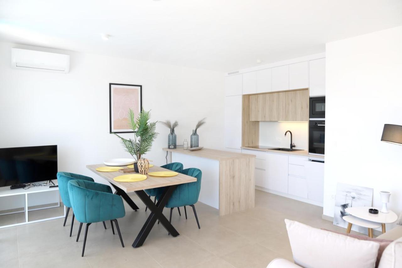 Apartments Terra Sun With Private Pool Or Jacuzzi Нивице Екстериор снимка
